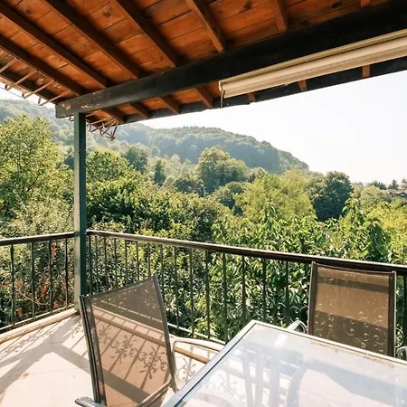 Chic Flat W Terrace Garden Fireplace In Nature 公寓