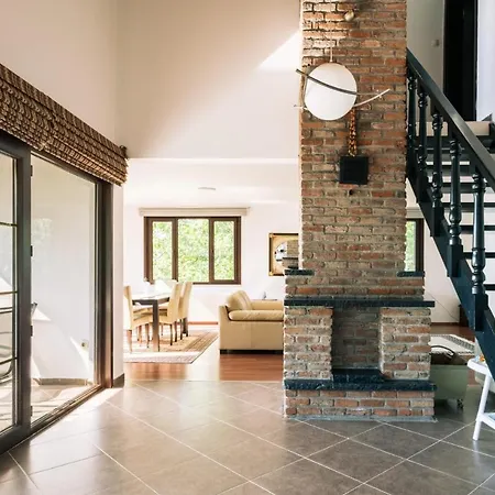 Apartamento Chic Flat W Terrace Garden Fireplace In Nature *