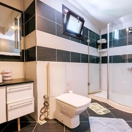 Chic Flat W Terrace Garden Fireplace In Nature * Izmit